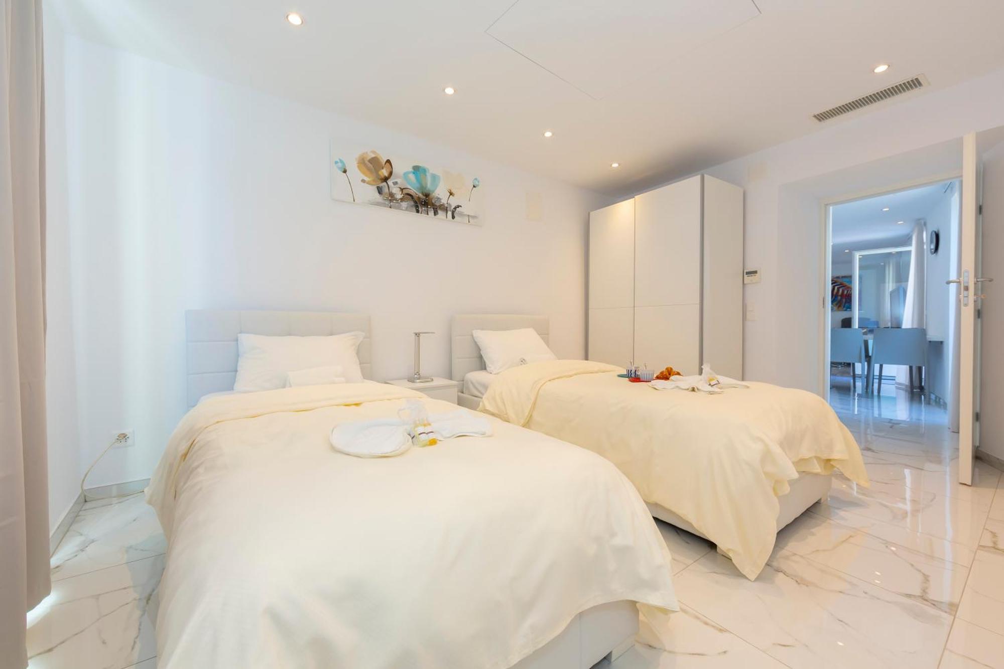 Yellow View Apartment - Happy Rentals Ronco sopra Ascona Dış mekan fotoğraf
