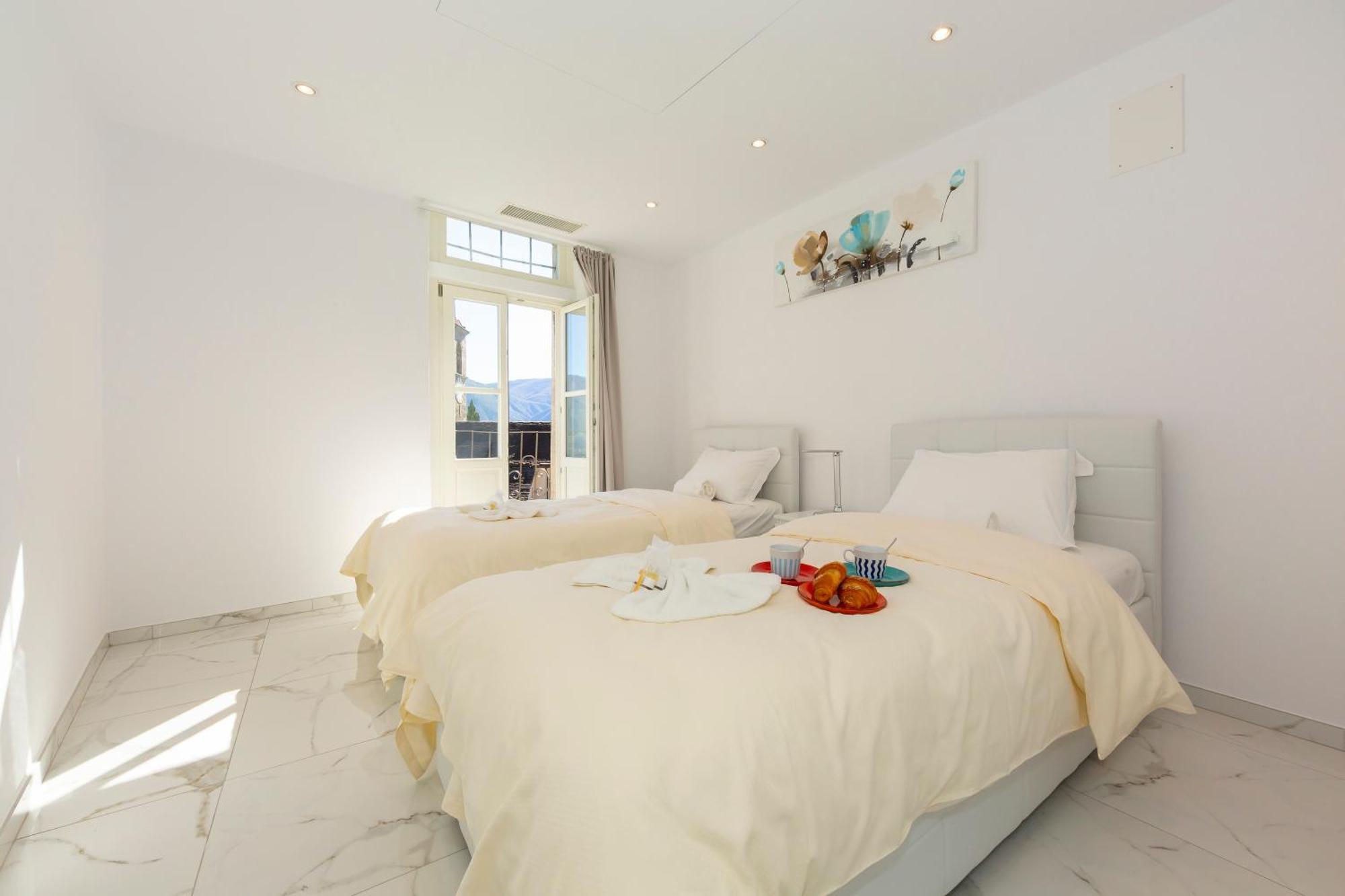 Yellow View Apartment - Happy Rentals Ronco sopra Ascona Dış mekan fotoğraf