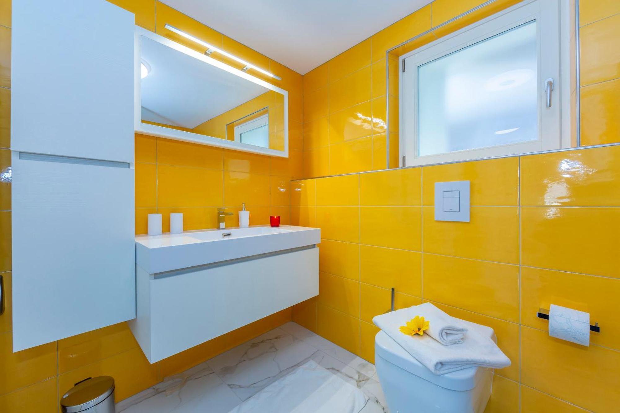 Yellow View Apartment - Happy Rentals Ronco sopra Ascona Dış mekan fotoğraf
