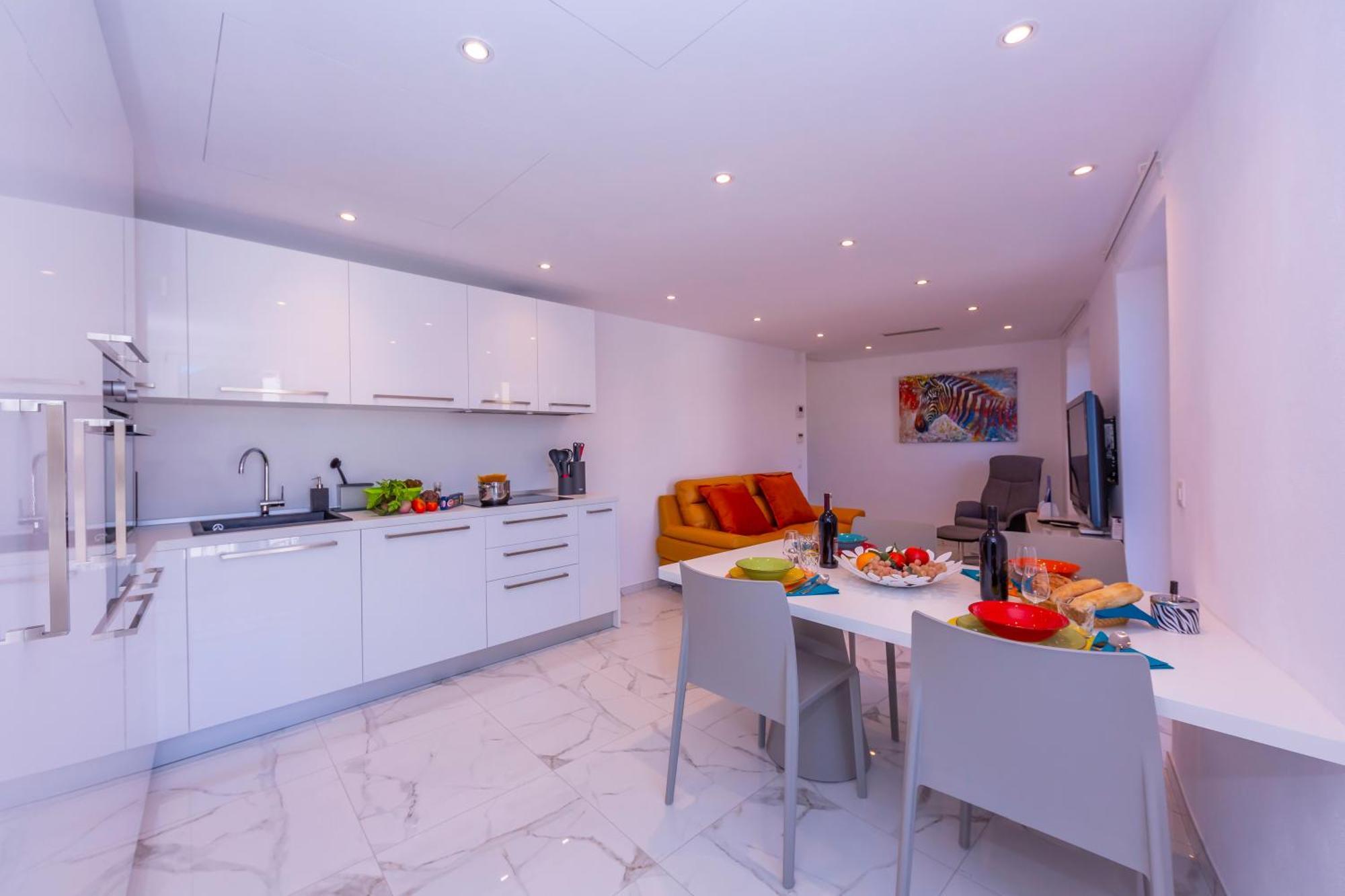 Yellow View Apartment - Happy Rentals Ronco sopra Ascona Dış mekan fotoğraf