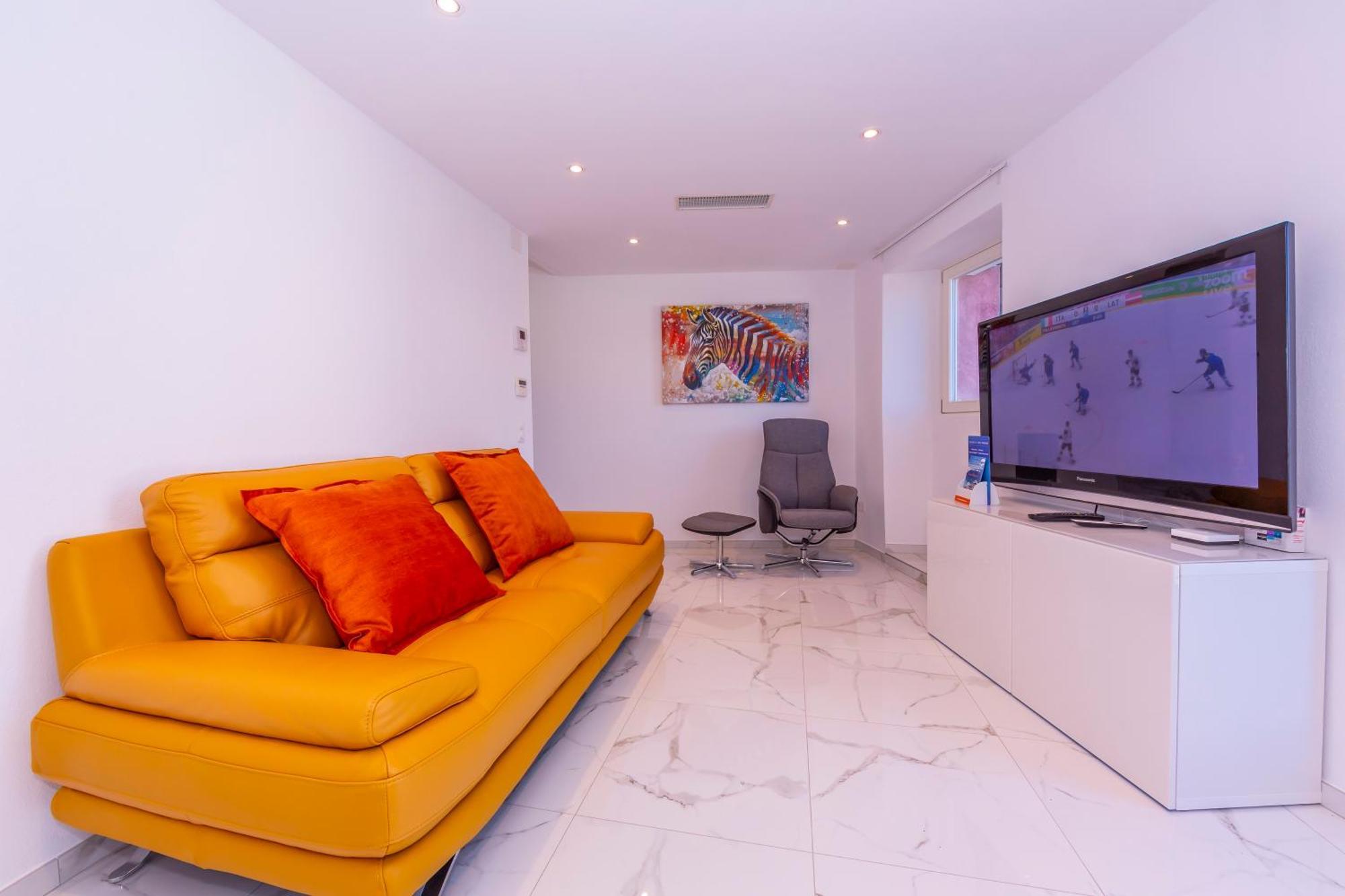 Yellow View Apartment - Happy Rentals Ronco sopra Ascona Dış mekan fotoğraf