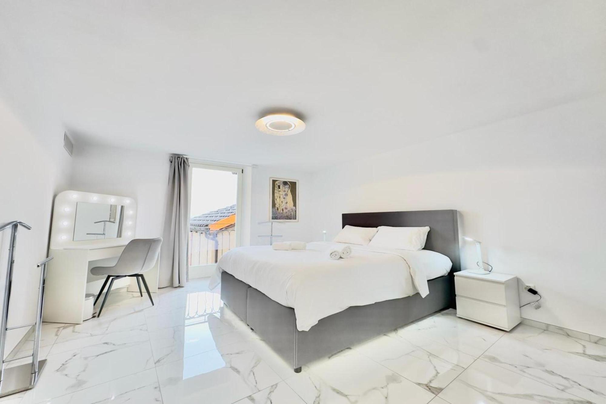 Yellow View Apartment - Happy Rentals Ronco sopra Ascona Dış mekan fotoğraf