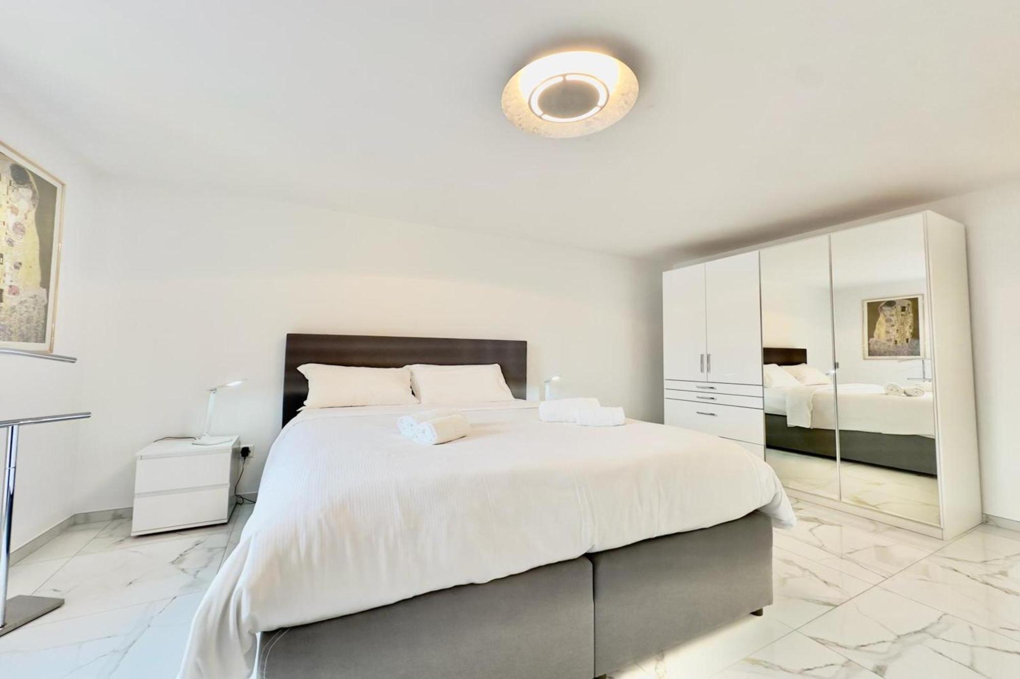 Yellow View Apartment - Happy Rentals Ronco sopra Ascona Dış mekan fotoğraf